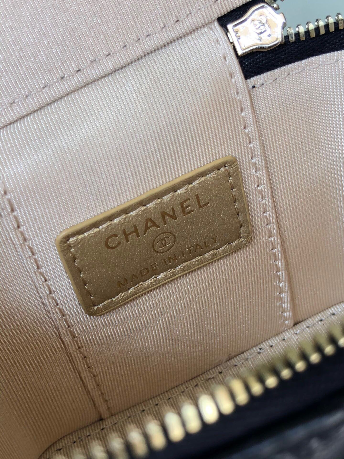 CHANEL MINI 11 VANITY CHAIN IN BLACK CALFSKIN GOLD HARDWARE