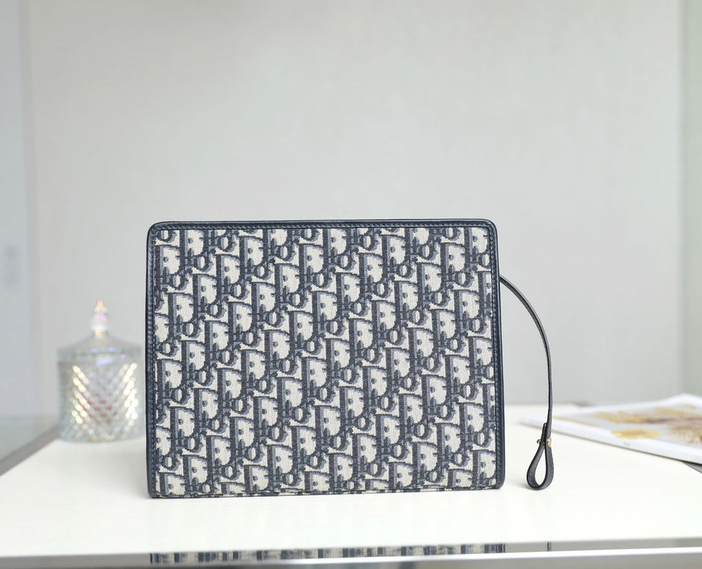 BOOK TOTE 26 IN BLACK OBLIQUE JACQUARD