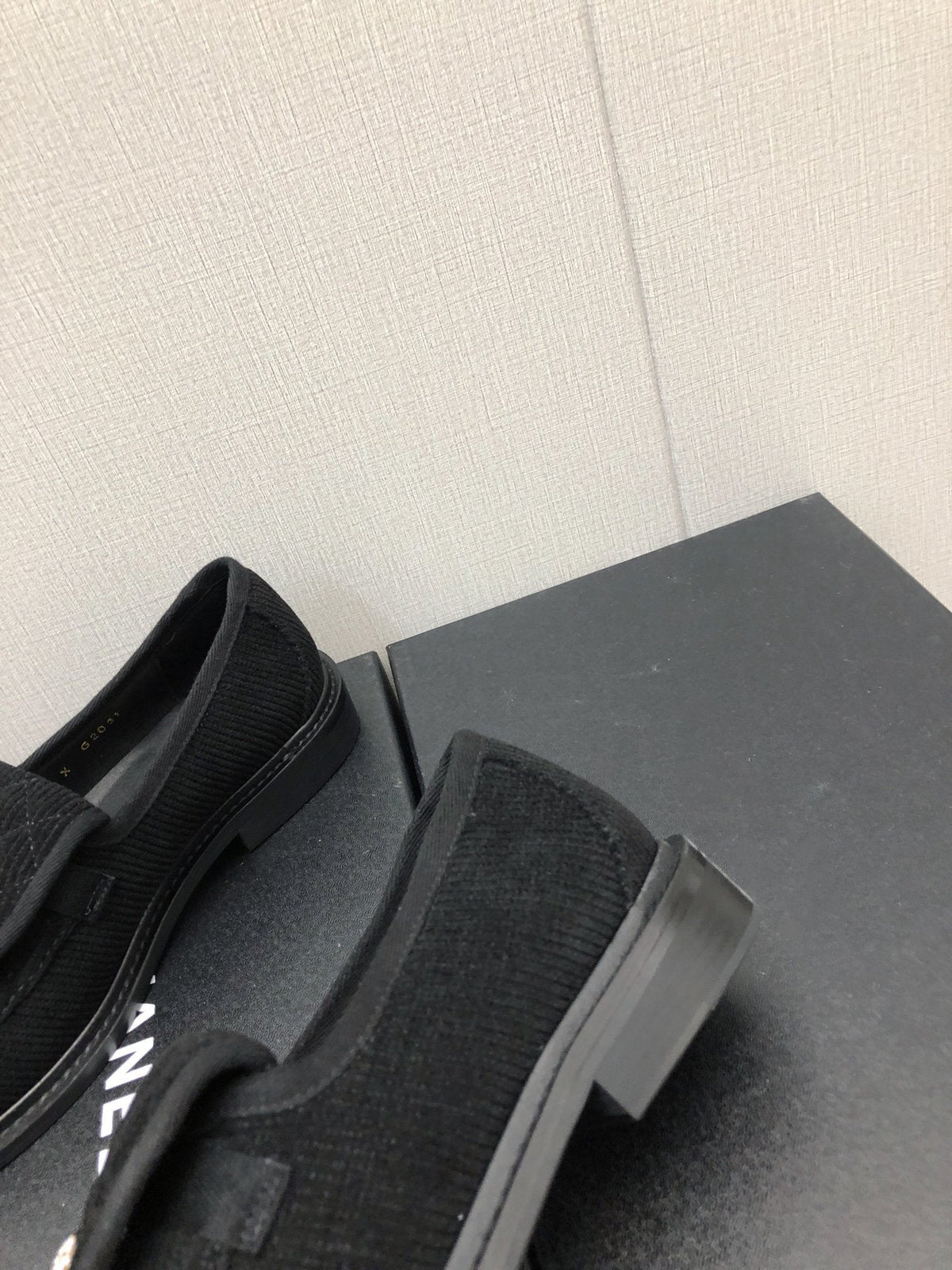CHANEL moasins black denim 40mm