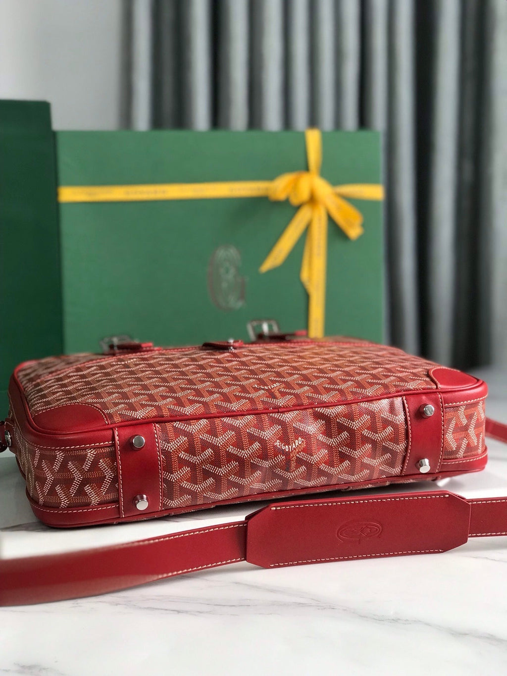 AMBASSADE DOCUMENT CASE 35 IN CLASSIC RED GOYARDINE CANVAS