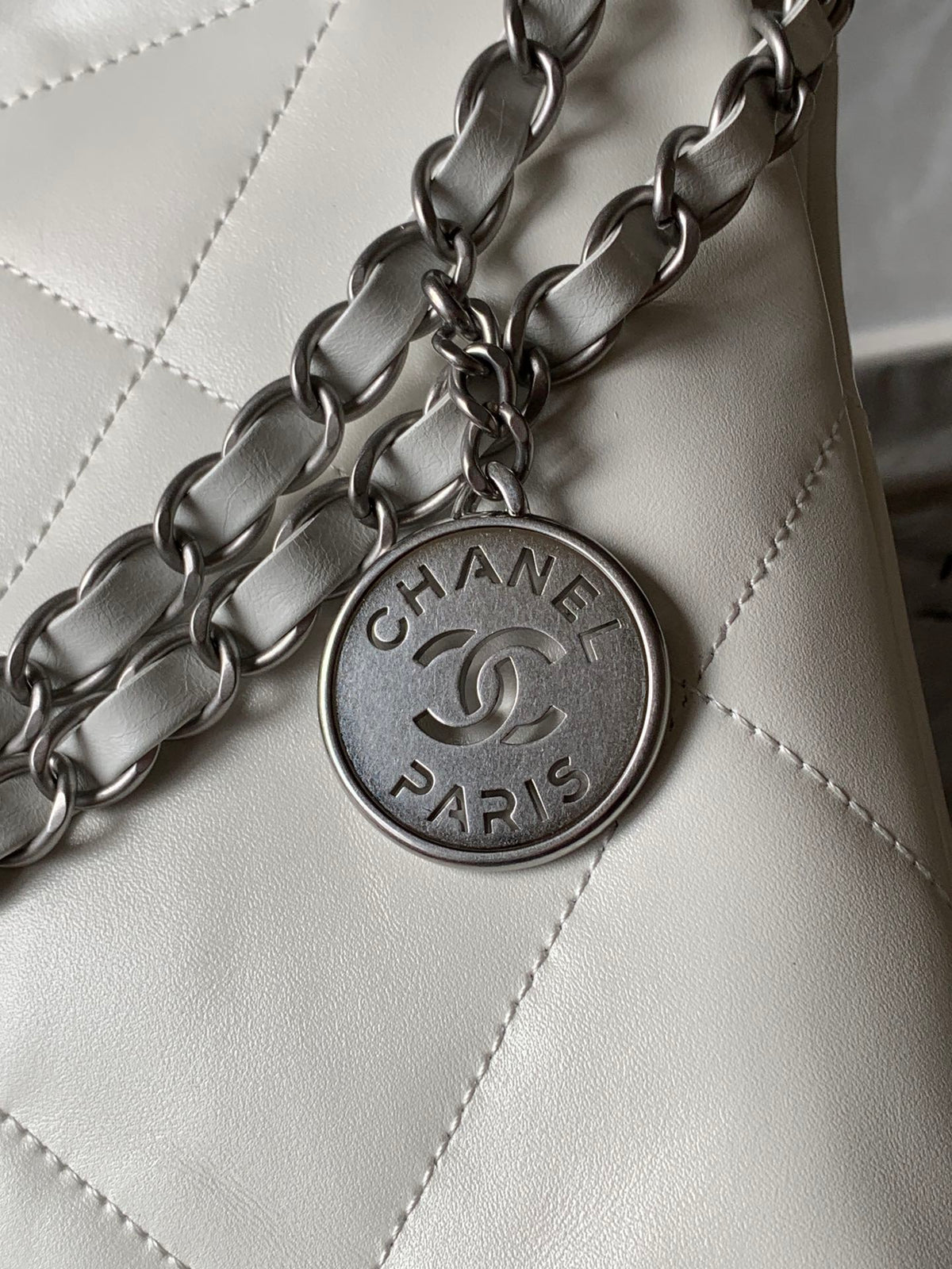 CHANEL MEDIUM 37 HANDBAG IN WHITE SHINY CALFSKIN SILVER HARDWARE