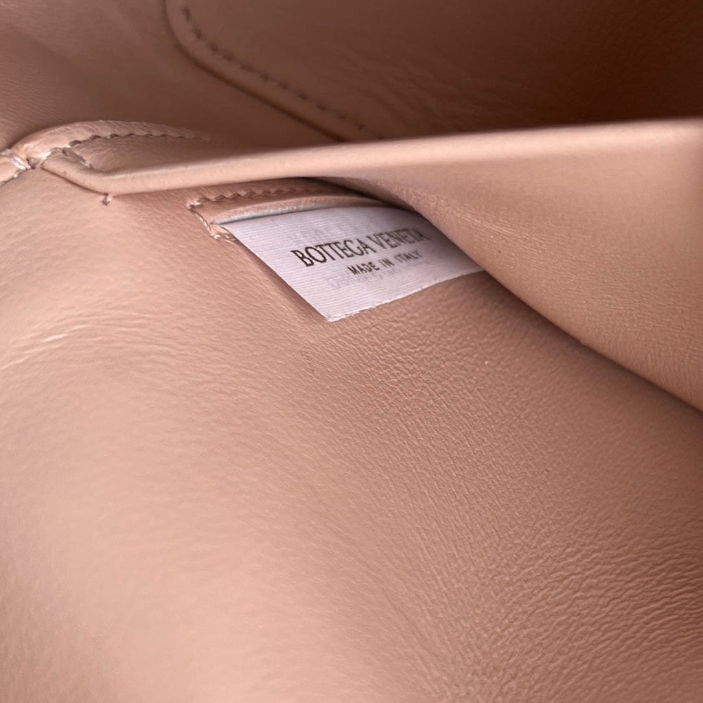 BANG BANG 22 VANITY CASE IN LIGHT PINK CALFSKIN