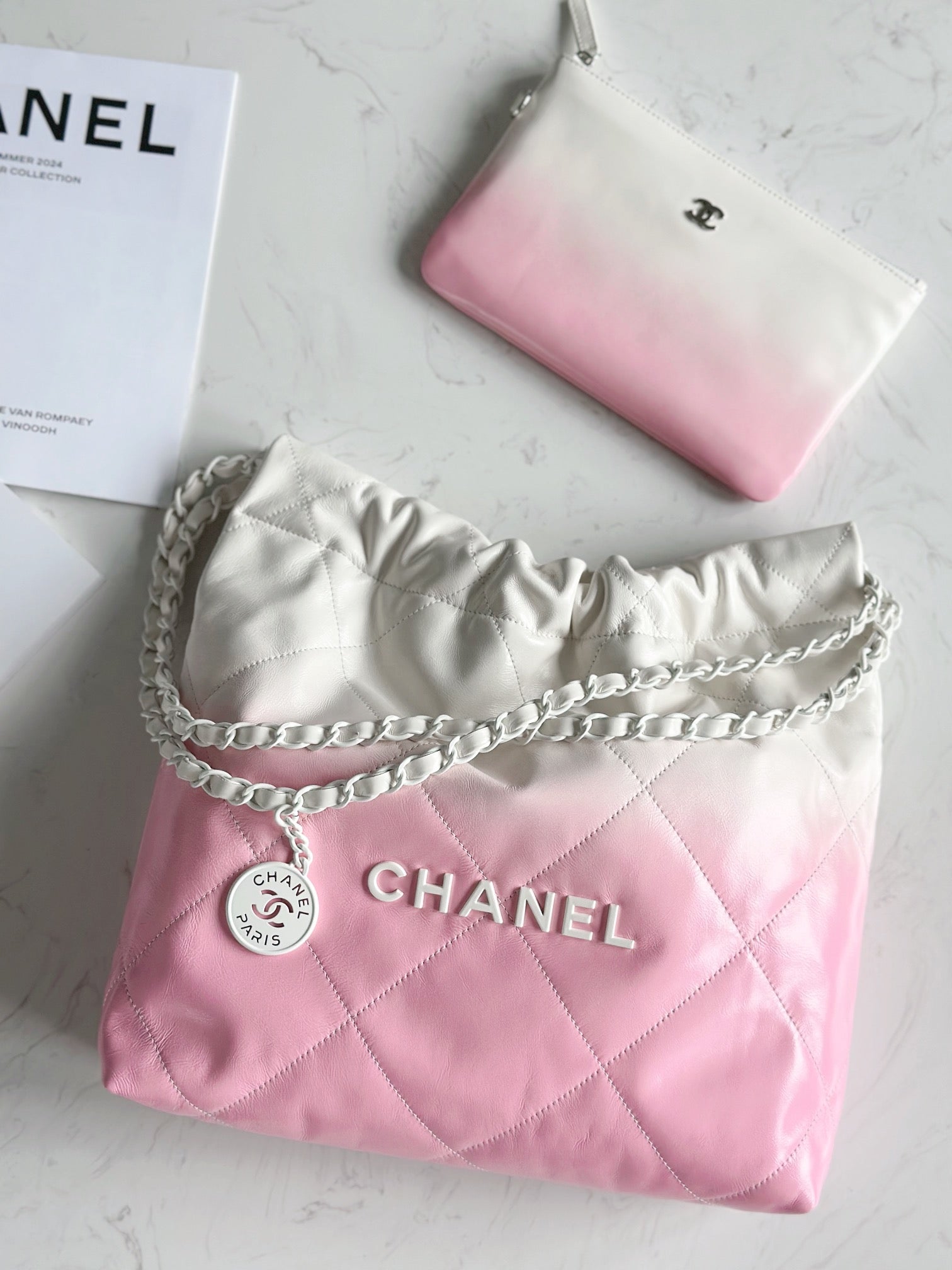 CHANEL 22 BAG 25S 37 CM IN PASTEL PINK MIX WHITE LAMBSKIN WITH WHITE HARDWARE