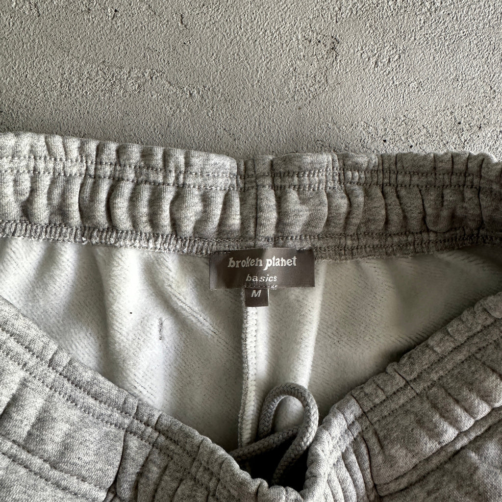 Broken P Cotton Short