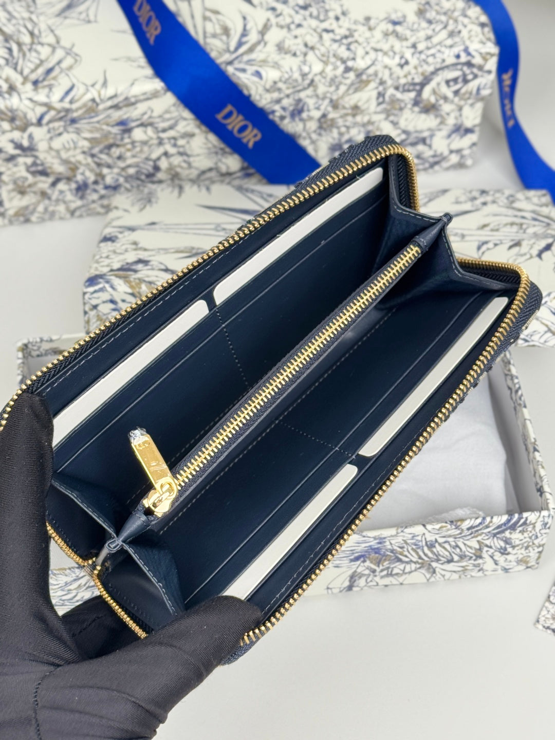 DIOR 25S LONG ZIPPER WALLET 19 IN BLUE OBLIQUE JACQUARD CANVAS
