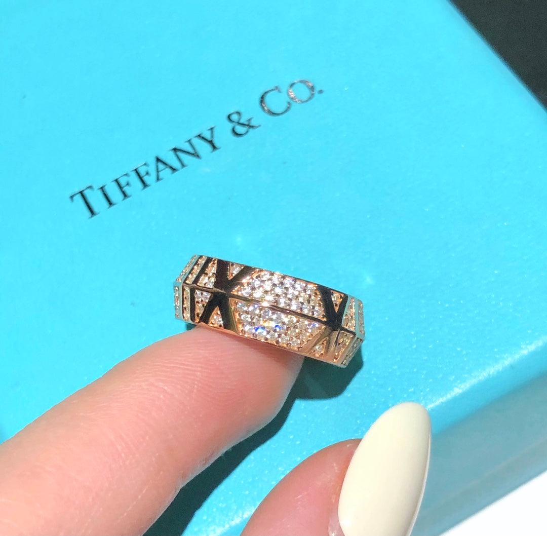 18K Tiffany Atlas x Closed Wide Ring