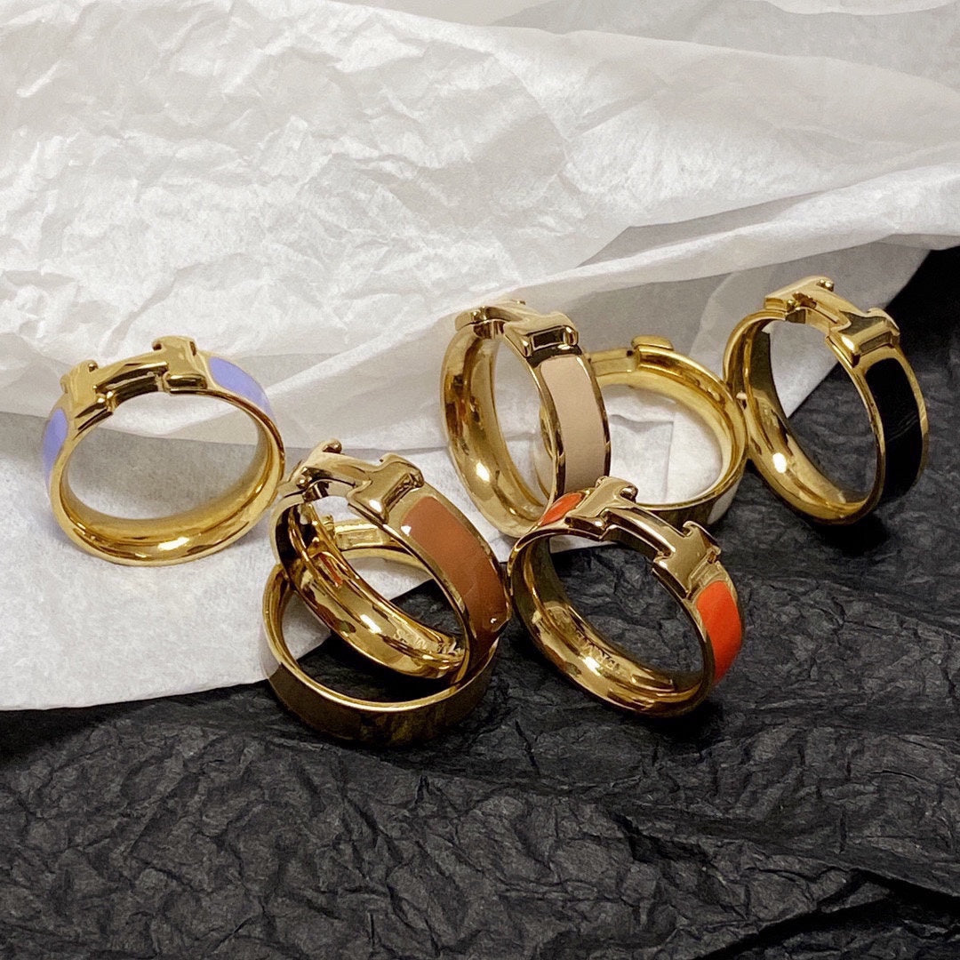 18K Vintage Clic Hermes Ring