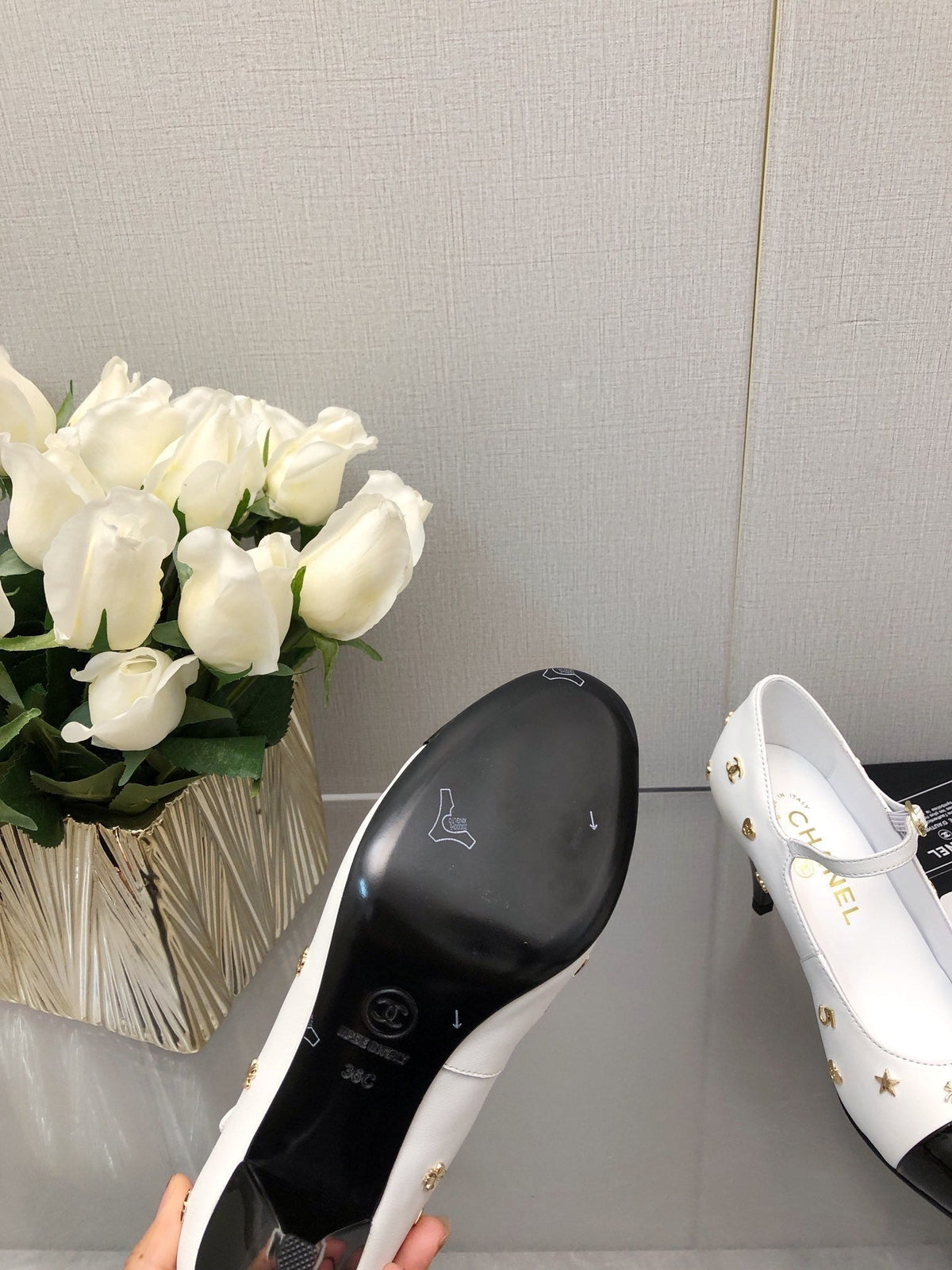 CHANEL MARY JANE WHITE MIX BLACK LAMBSKIN ATTACH METAL