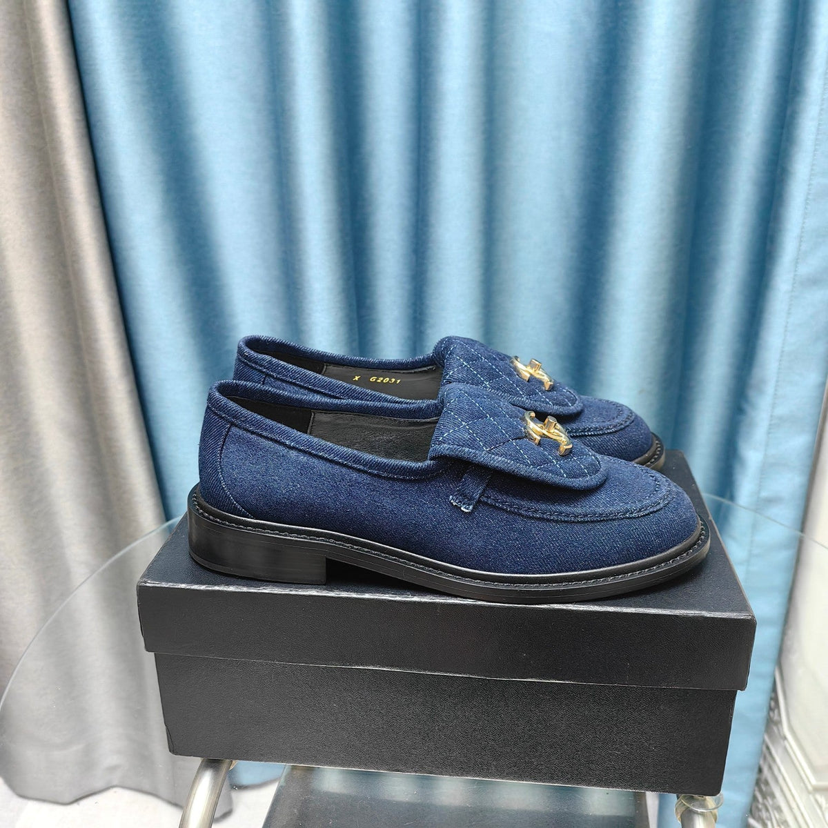 CHANEL MOASINS NAVY BLUE QUILTED LAMBSKIN