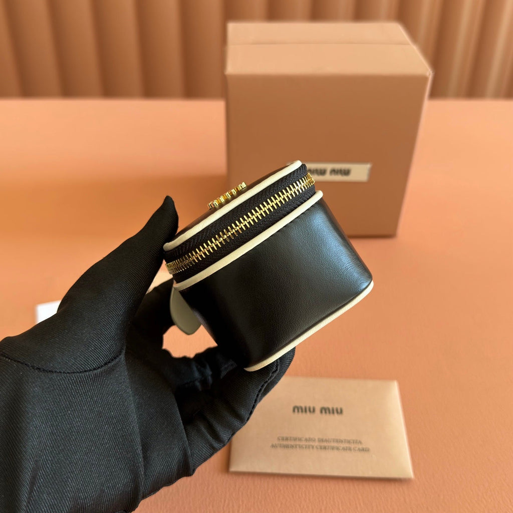 MIUMIU 26S EARPHONE CASE 6 IN BLACK CALFSKIN GOLD HARDWARE