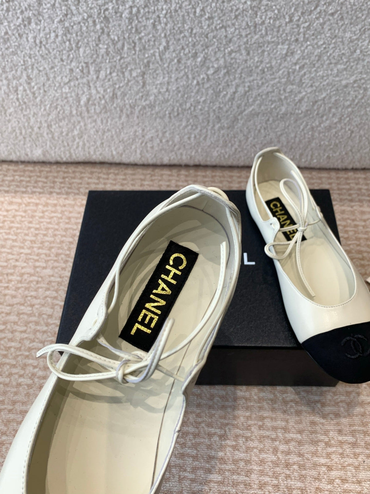 CHANEL MARY JANE BALLERINA IN WHITE LAMBSKIN