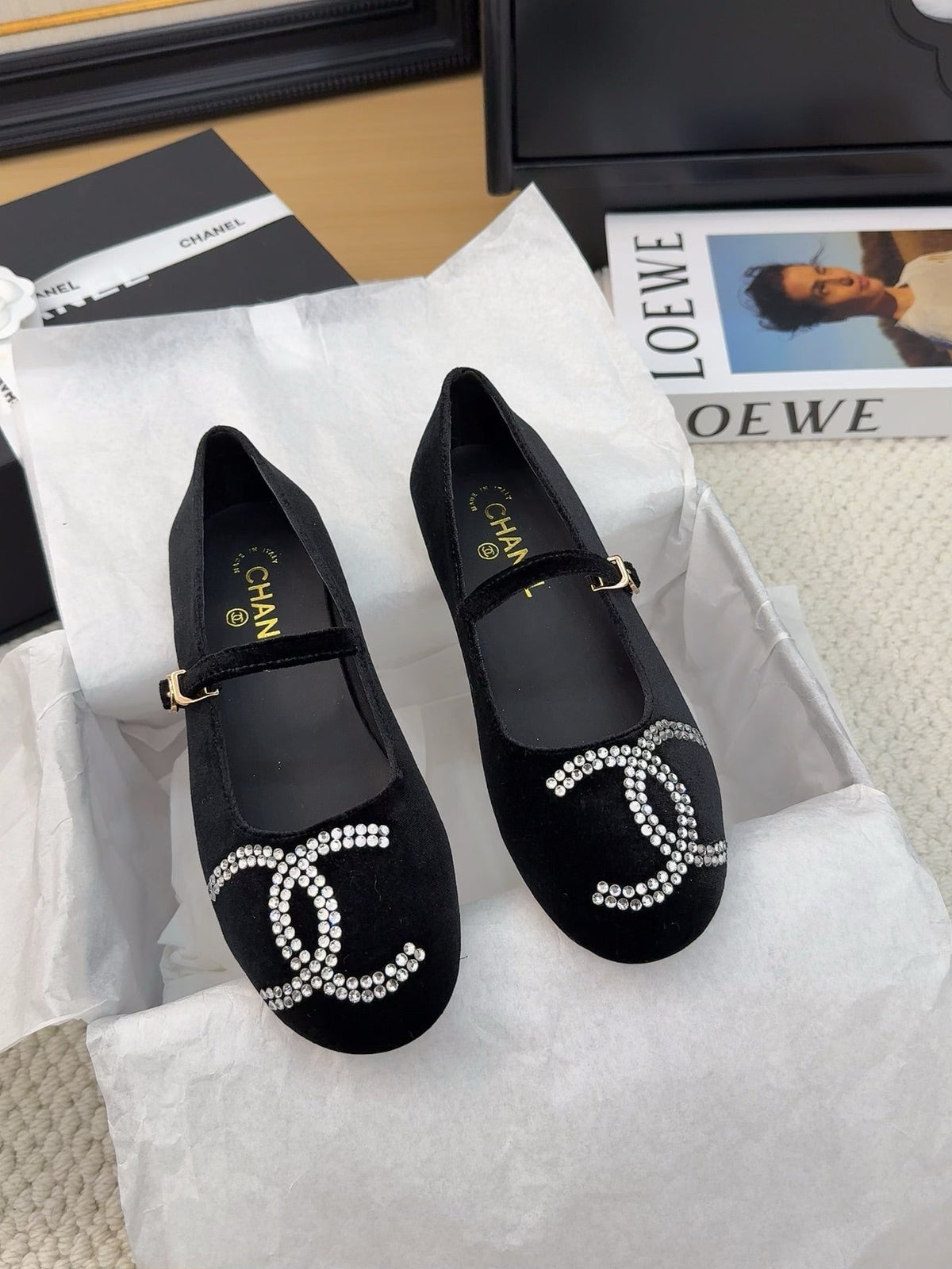 CHANEL MARY JANE SHOES IN BLACK VELVET WITH CRYSTALS LOGO