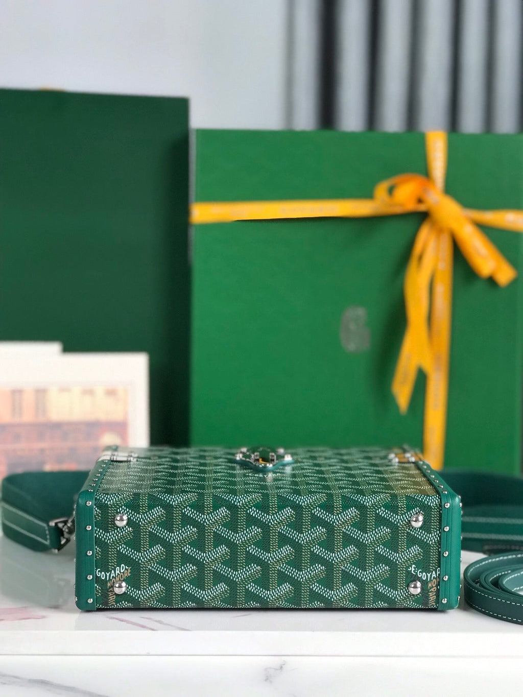CASSETTE TRUNK BAG 21 IN GREEN GOYARDINE CANVAS & CLAMECY COWHIDE