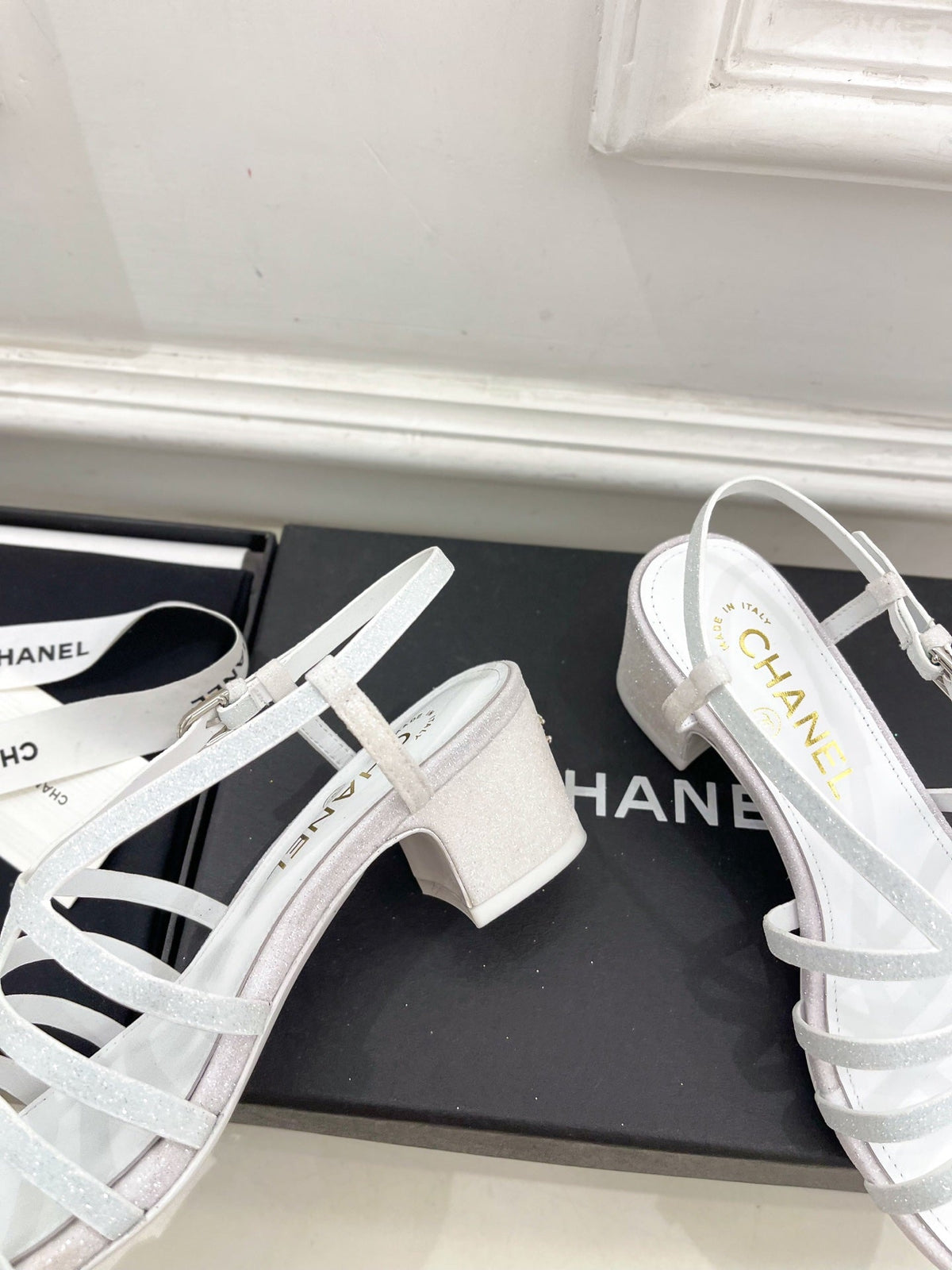 CHANEL WHITE ROMAN 5 CM SANDALS
