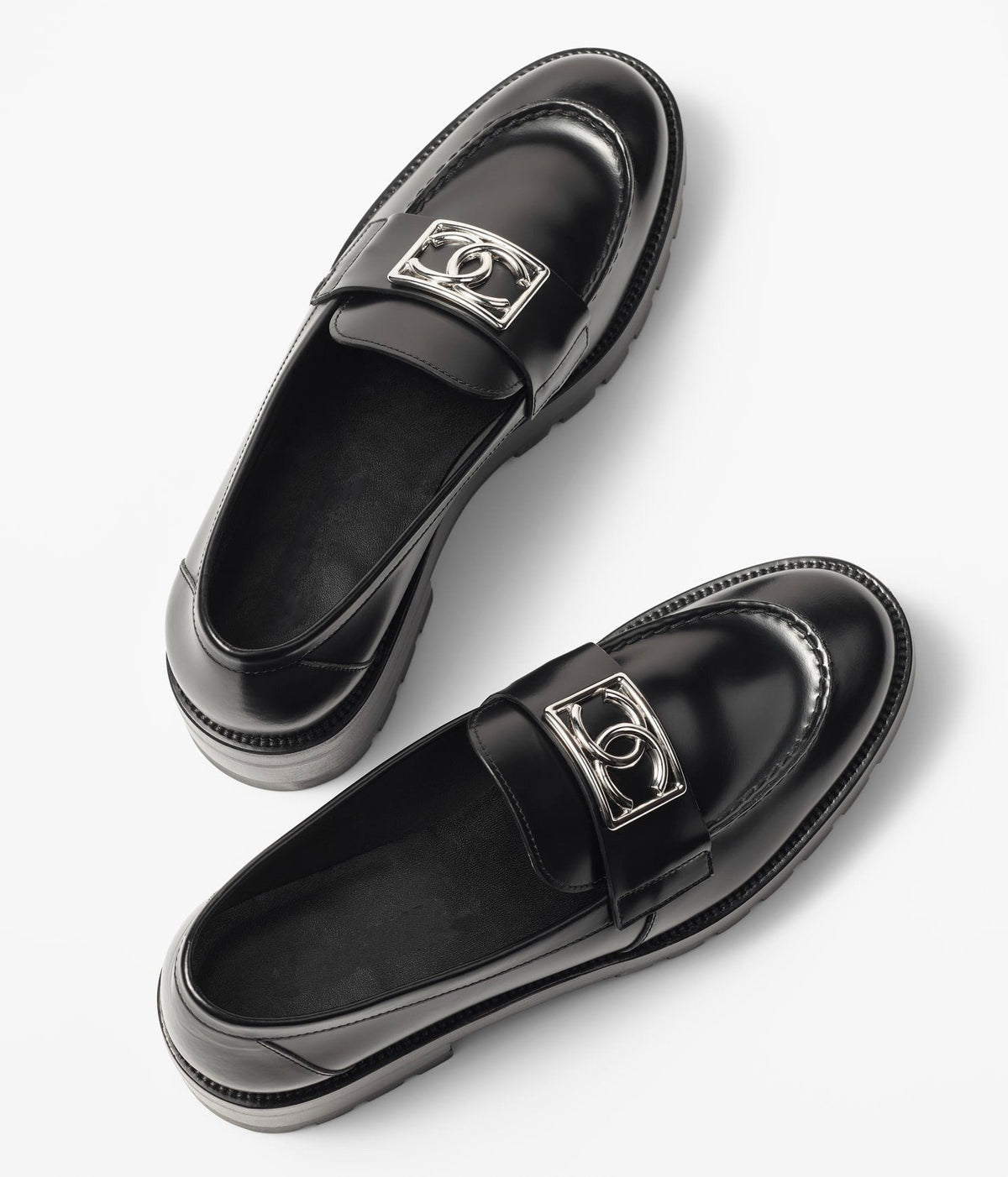 CHANEL MOASINS BLACK CALFSKIN METAL