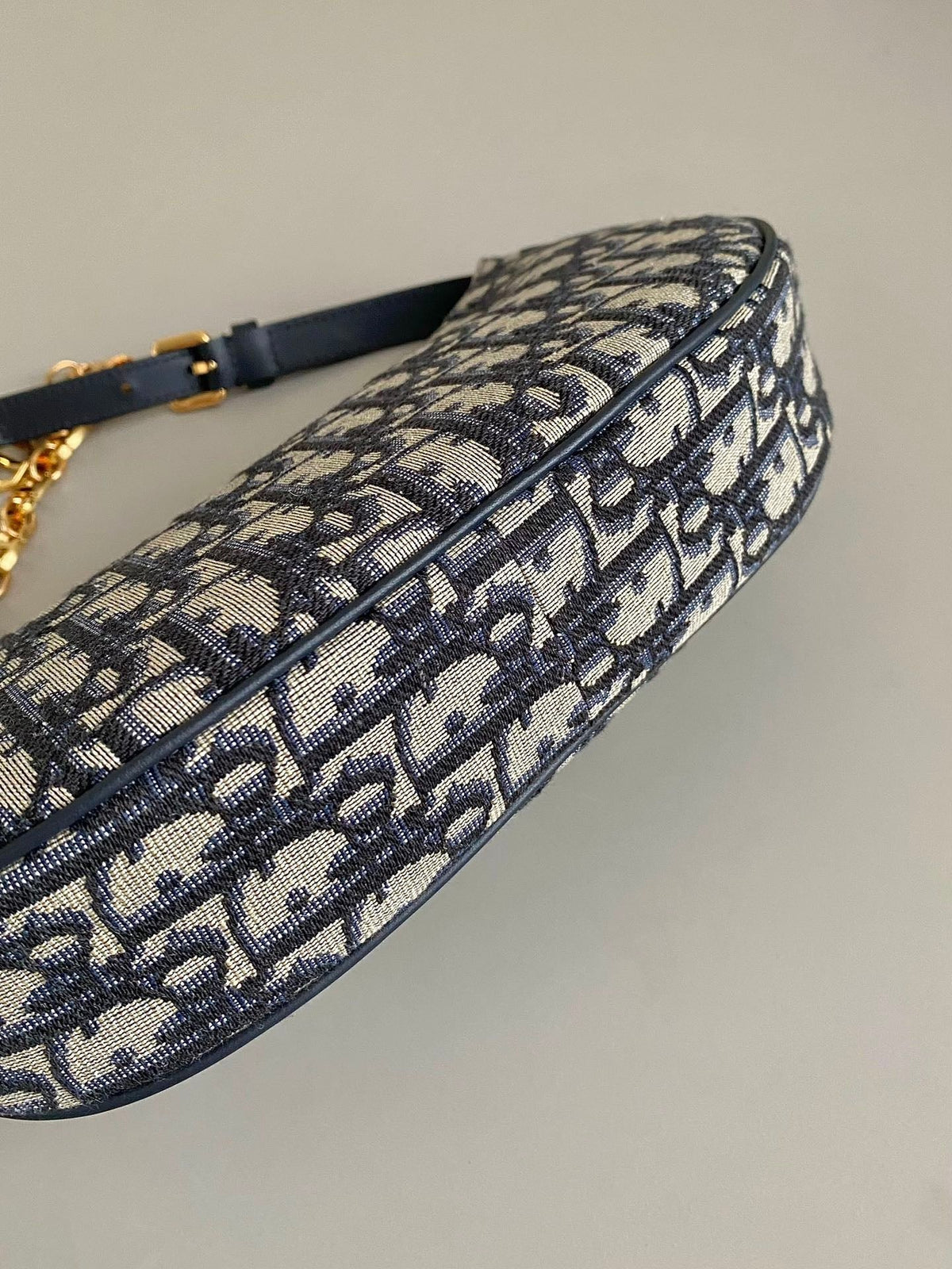 DIOR CD LOUNGE 26CM BLUE OBLIQUE EMBROIDERY